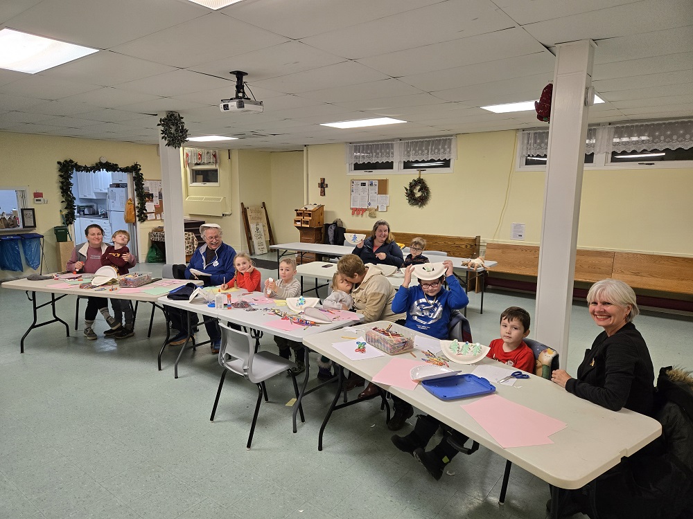 On Dec 13th, St. Luke's held a Christmas craft and movie night.  7 kids & 8 adults watched 'That Christmas'. Thanks to Lyda Miller and Susan Aulenback for organizing this event.